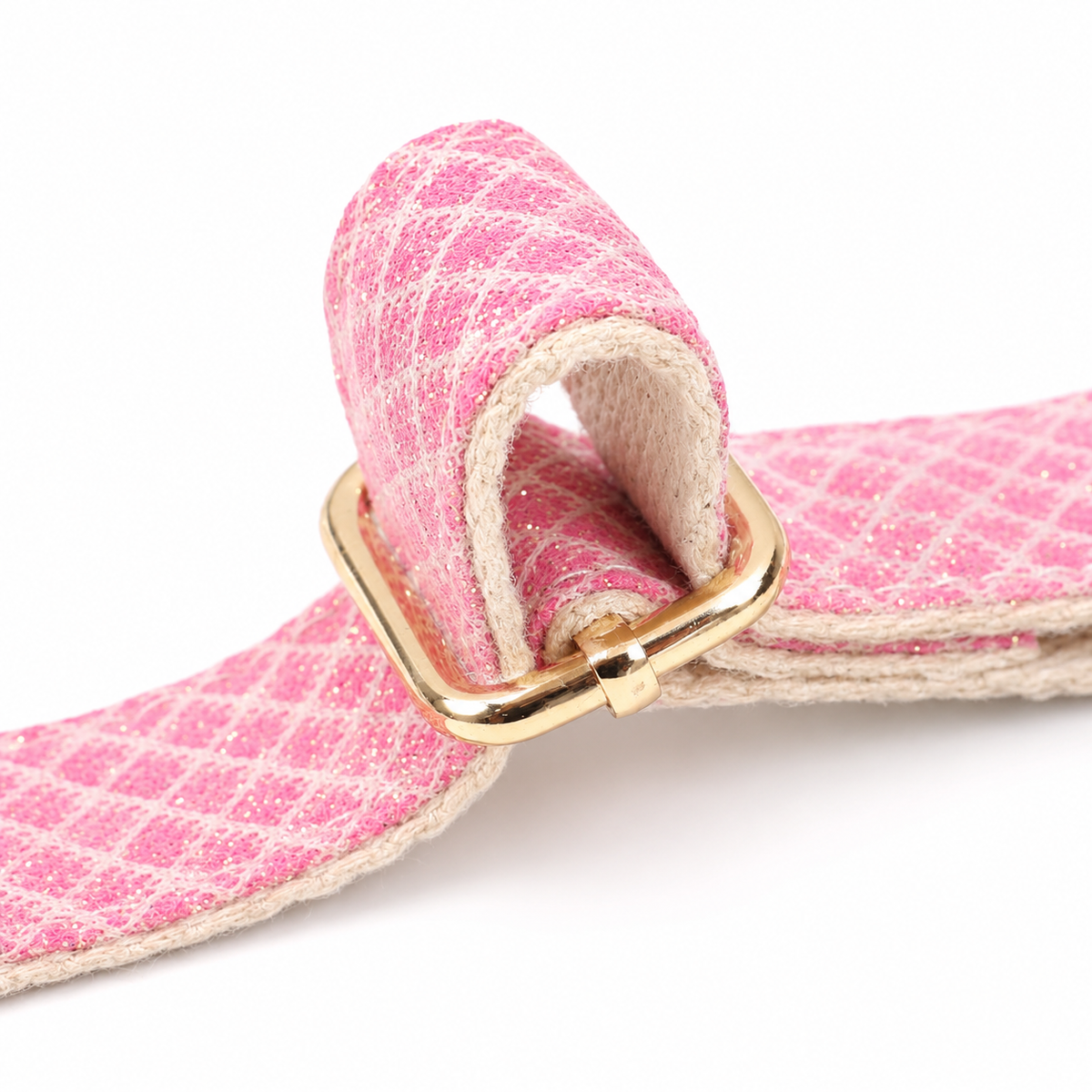 Collar con detalle de flor