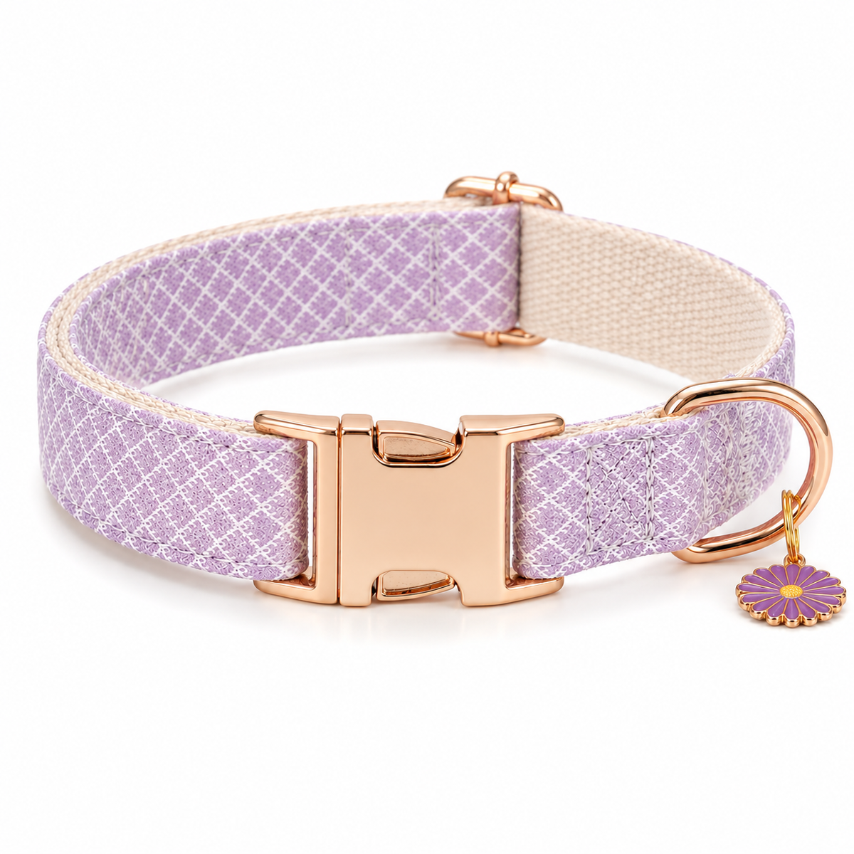 Collar con detalle de flor